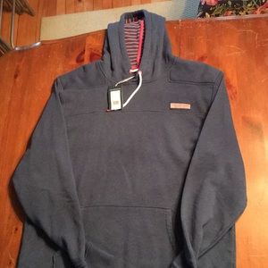 Vineyard vines sweatshirt.